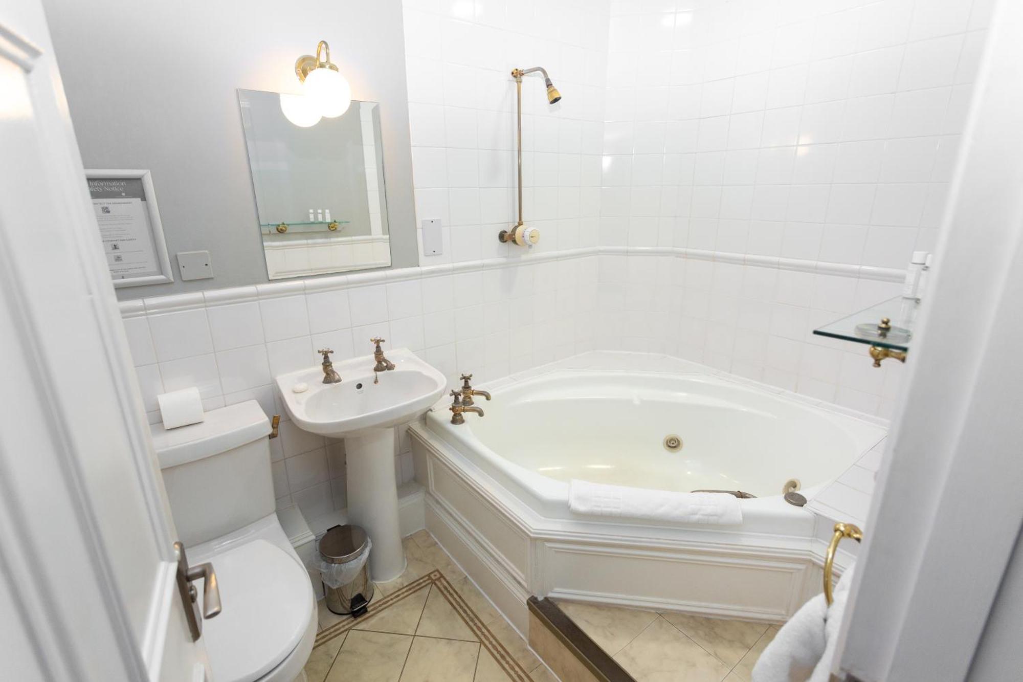 Hatton Court Hotel Γκλόστερ Εξωτερικό φωτογραφία